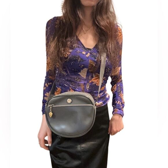 Gucci grey leather shoulder bag - Picture 15 of 16